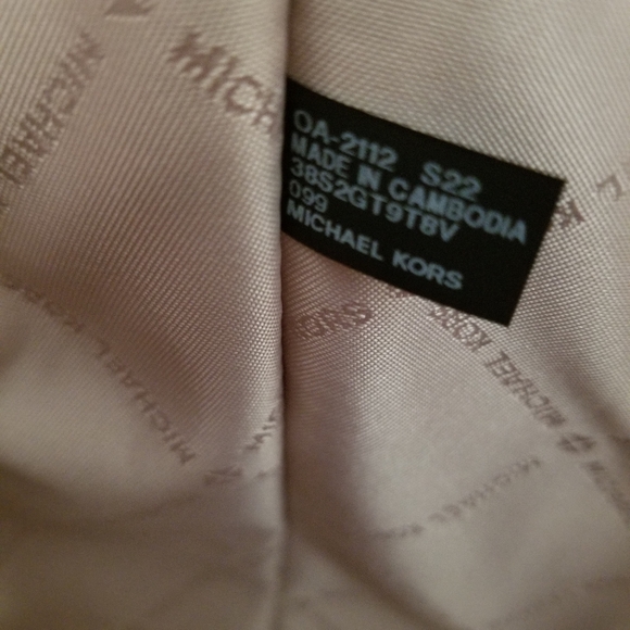 SOLD Michael Kors | Carry All Tote Vanilla Lugg Blue/Yellow Floral - Picture 8 of 11